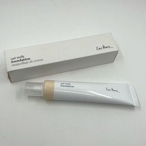 Ere Perez Oatmilk Foundation in Latte